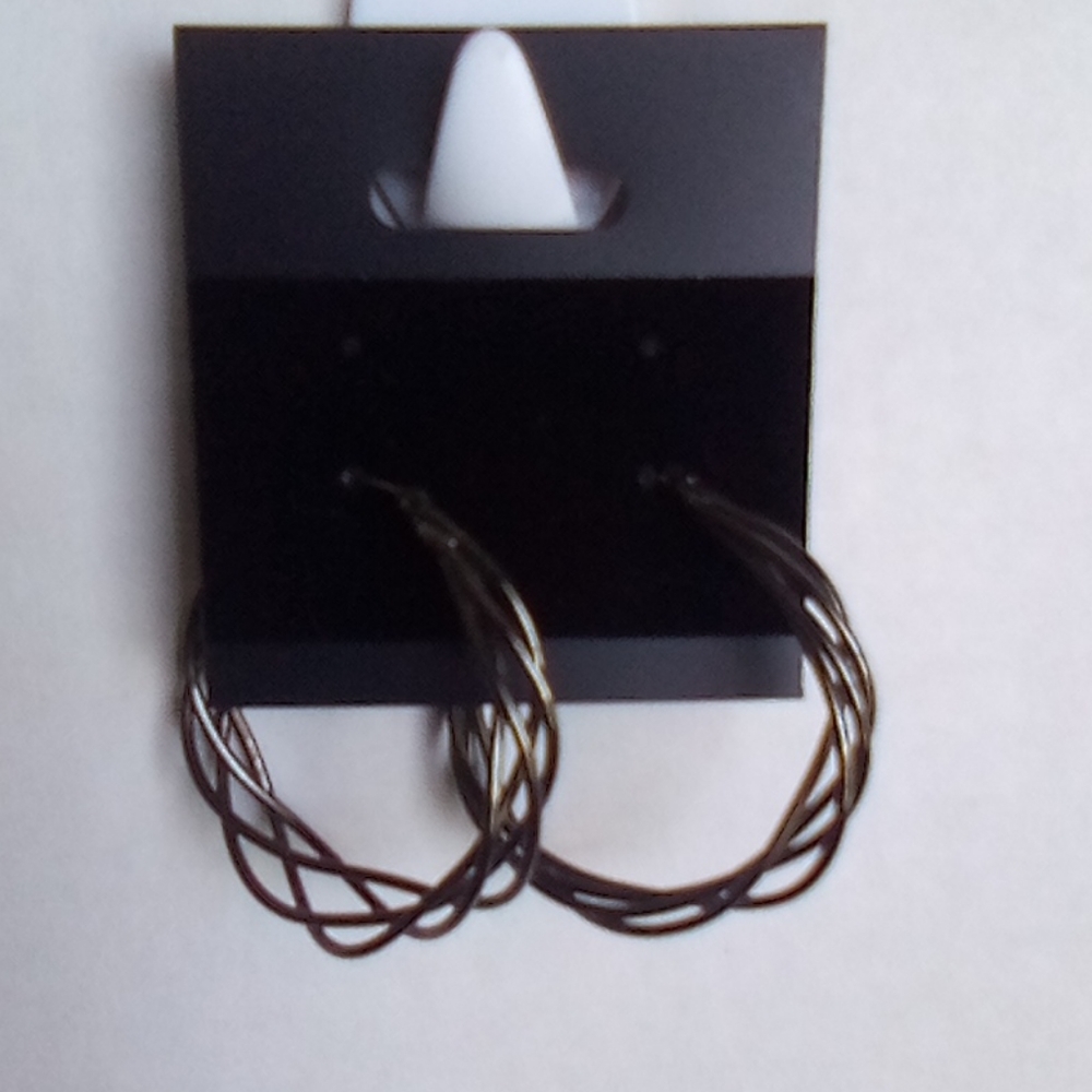 Earrings - Picture 2 of 4